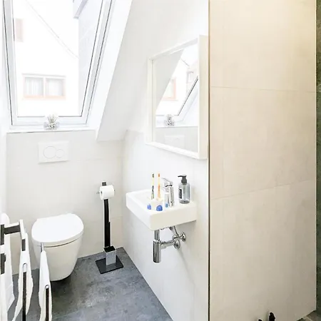 Alfa Doppelzimmer Teekueche Porsche Bosch L Gemeinschaftsbad Wifi Smarttv L Double With Kitchenette And Shared Bathroom *